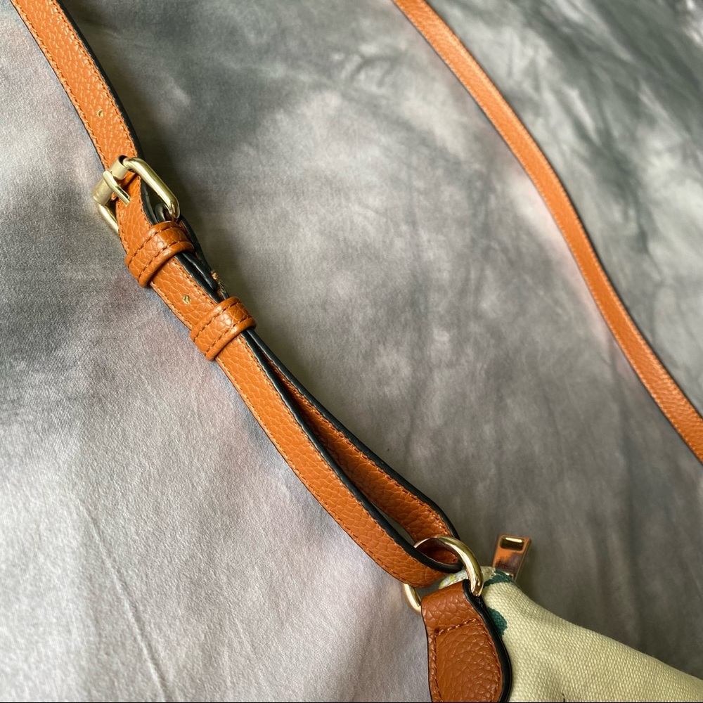 Floral Crossbody Purse - Picture 8 of 9